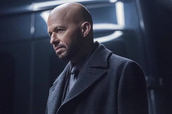 Supergirl - Back from the Future: Part One - Z filmu - Jon Cryer