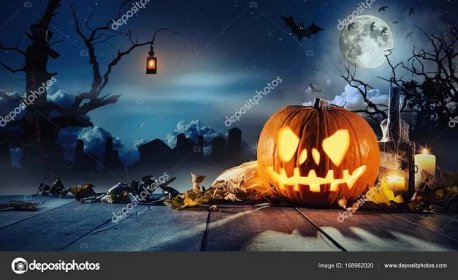 Strašidelné halloween dýně na Dřevěná prkna — Stock Fotografie © jag_cz #168962020