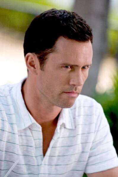 Status: Nežádoucí - Zašifrované zprávy - Z filmu - Jeffrey Donovan