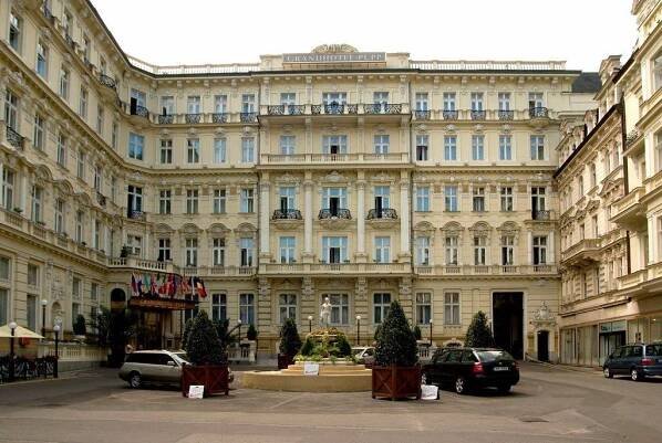 Grandhotel Pupp featured as Hotel Splendide in Casino Royal (2006)