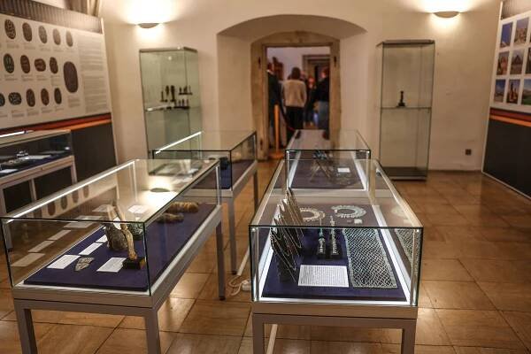 V ČMS začala výstava Ve stínu pyramidy. Ústředním exponátem je mumie mladé ženy