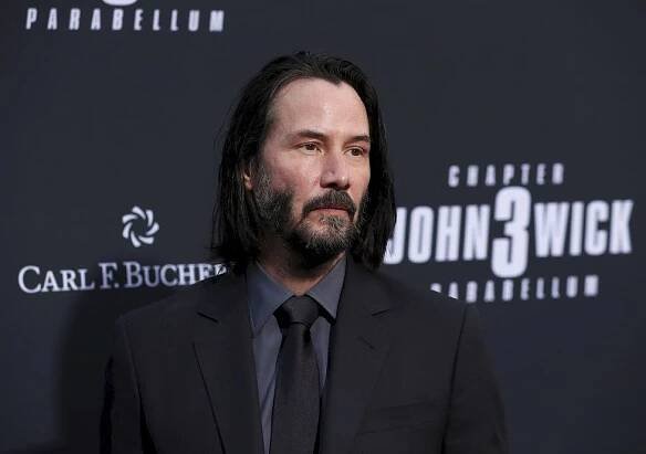 Láska na obzoru? Keanu Reeves ruku v ruce se známou umělkyní!