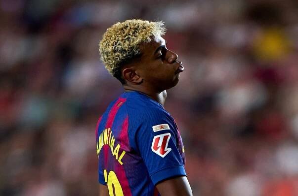 Rayo Vallecano de Madrid v FC Barcelona - LaLiga EA Sports
