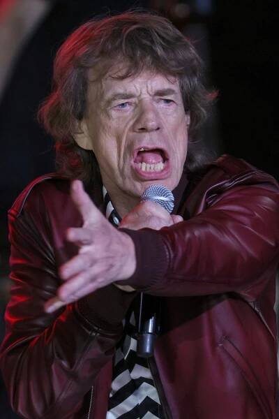 Oslava v soukromém klubu. Rolling Stones pokřtili album, zpívají na něm s Lady Gaga