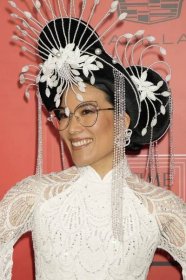 Ali Wong also wore a complementary headpiece with exquisite detailing and a stunning beauty look courtesy of her glam team: Daniel Martin and Tommy Buckett