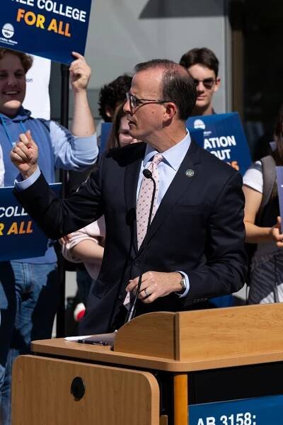 Photo Gallery | Official Website - Assemblymember Marc Berman Representing the 23rd California Assembly District