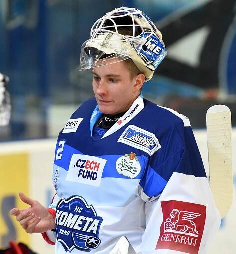 Česko má poprvé v NHL sedm brankářů, Dostál po vítězném debutu plakal