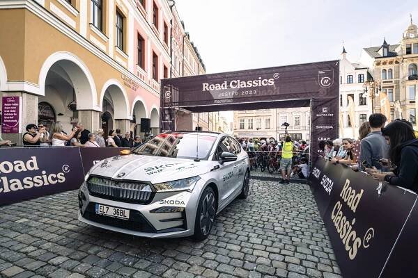 Škoda Auto oficiálním partnerem mobility cyklistického seriálu Road Classics 2024