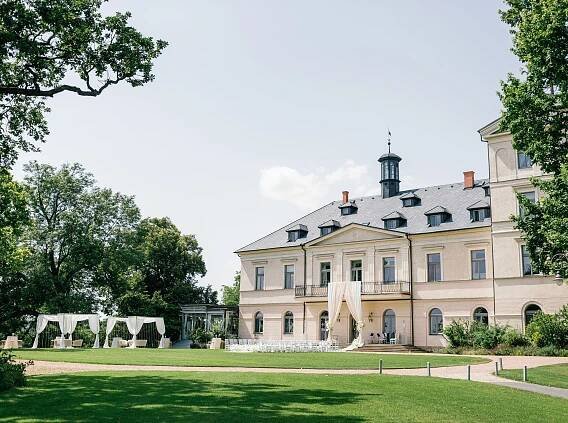 Skutečné svatby a galerie | Chateau Mcely Spa Hotel & Forest Retreat