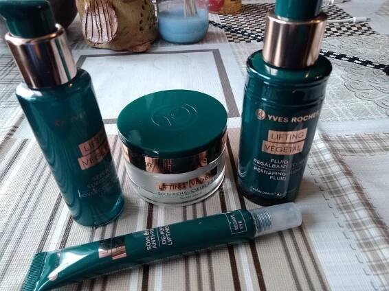 Testování přírodní kosmetiky Yves Rocher - Modrý koník