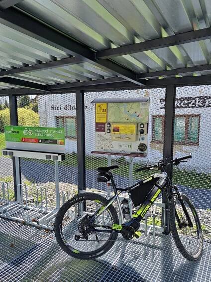 Nabíjecí stanice Turistické informační centrum Slezská Harta foto 6