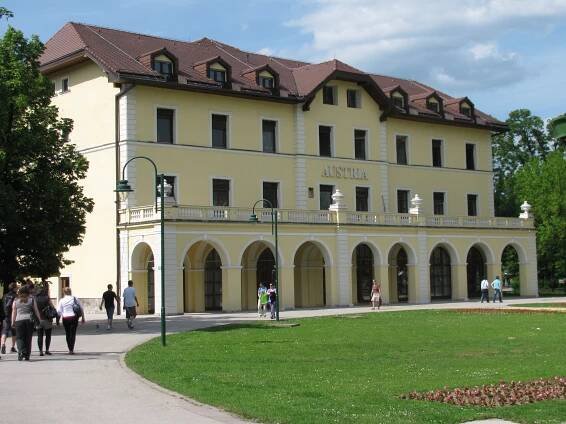 Soubor:Hotel Austria, Ilidža (2010).JPG – Wikipedie
