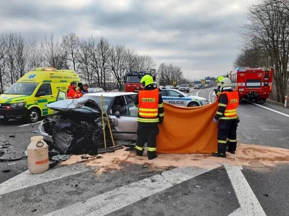 Při střetu dvou vozů u Mohelnice zemřel jeden z řidičů | Týdeník Policie