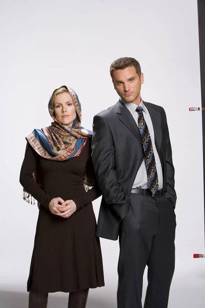 Kathleen Robertson, Chris William Martin - Terorista od vedle - Promo