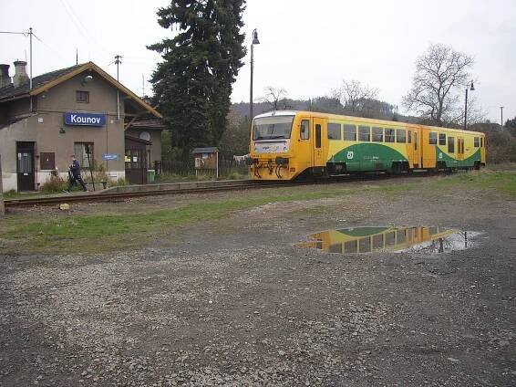 Soubor:Kounov RA CZ railway station 059.jpg – Wikipedie