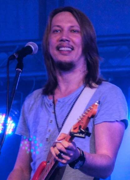 Súbor:Peter Cmorik-2014 b crop.JPG – Wikipédia