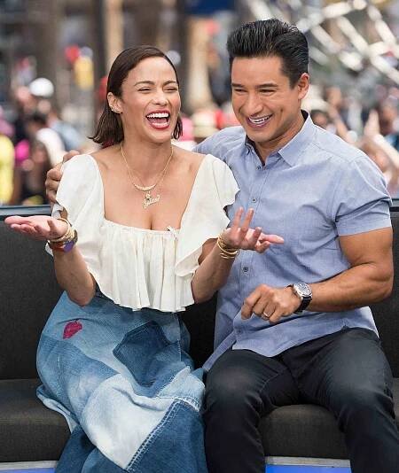 Paula Patton, Sabrina Carpenter And Criss Angel Visit "Extra"