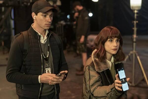 Franšíza - Scéna 16: Erikova scéna v nemocnici - Z filmu - Isaac Powell, Aya Cash