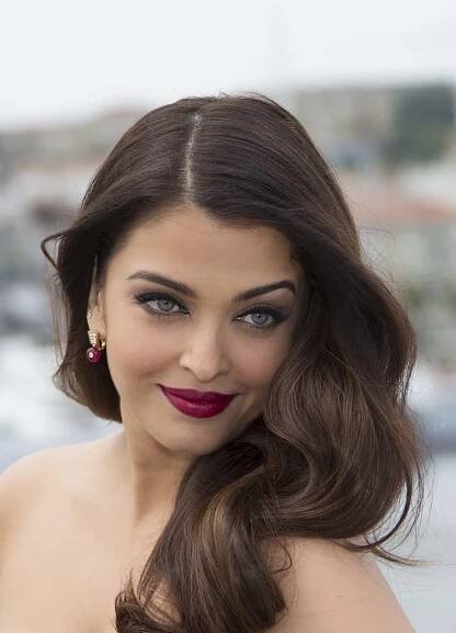 Aishwarya Rai looking graceful in her red saree