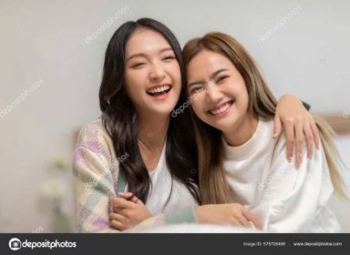 Krásné Dvě Ženy Lgbt Lesbičky Objímající Dívající Společně Láskou Romantikou
