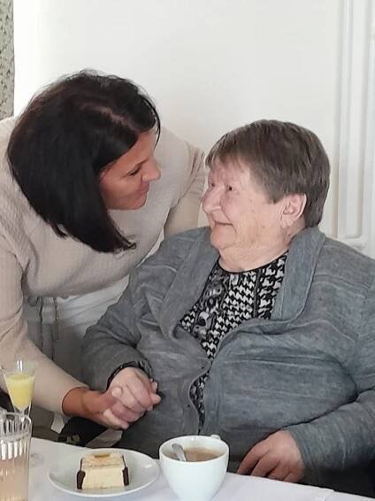 Oslava narozenin dubnových a květnových jubilantů - Hlavní budova, květen 2025 | Charitní domov Moravec