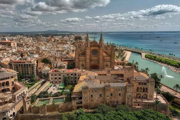Z cest po Mallorce. Centrum Palma de Mallorca s katedrálou Panny Marie