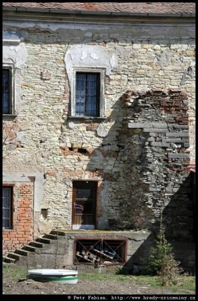 Rosice u Chrudimi – fotografie / hrady-zriceniny.cz