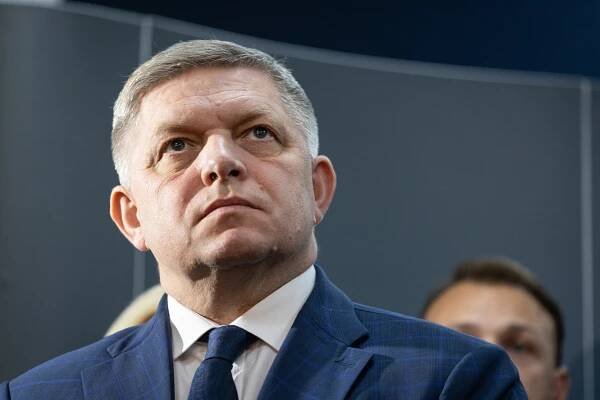 Fico po Pellegriniho víťazstve vulgárne zaútočil na médiá aj opozíciu a konšpiroval o treste Západu