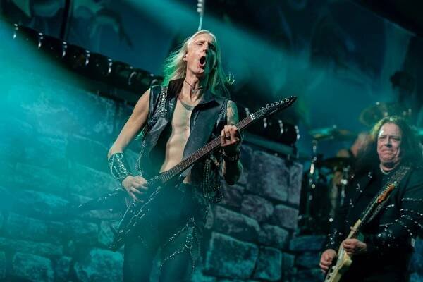 Metalová smršť v Holešovicích. Do Prahy zavítali Powerwolf, Hammerfall a Wind Rose