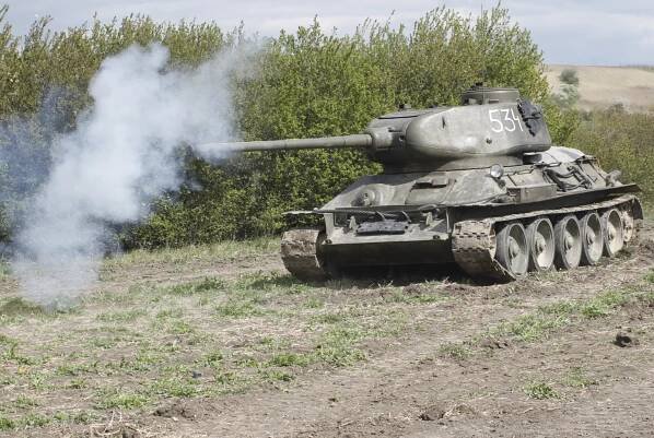 Starovičky: tanky pálily, vojáci umírali. Sověti hledali hodinky, děti nábojnice