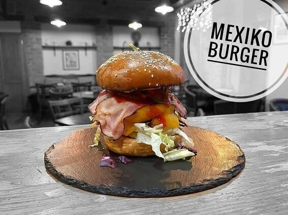 Burger dle výběru z 11 druhů, hranolky a dip pro 1 i 2 osoby, možnost rozvozu po Šumperku