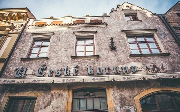 Hradec Králové přímo v centru v historickém Hotelu U České koruny *** se snídaní formou bufetu + parkování