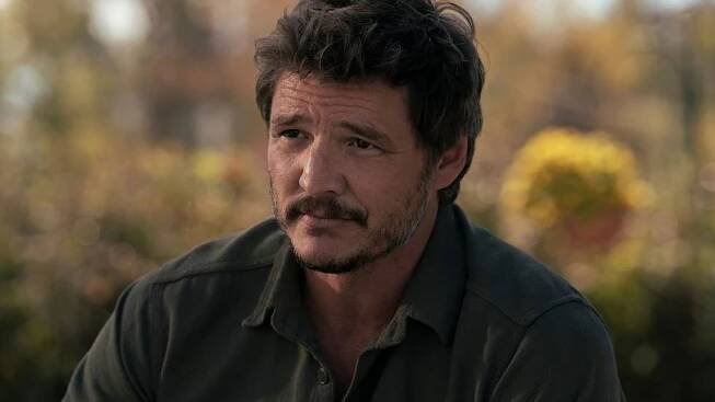 Kvůli tomu, aby se zavděčil fanouškům, dostal infekci a na počest matky si změnil jméno. Dnes slaví narozeniny herec Pedro Pascal