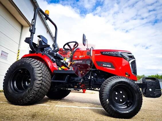 Všestranný malotraktor CAPTAIN 263 HST - Agromechanika