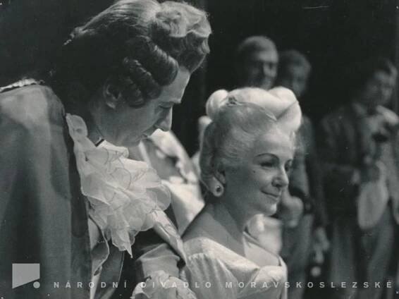 Vlasta Vlasáková - životopis | Národní divadlo moravskoslezské