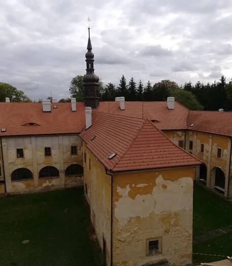 Opravy v hájeckém klášteře – Františkánský klášter v Hájku