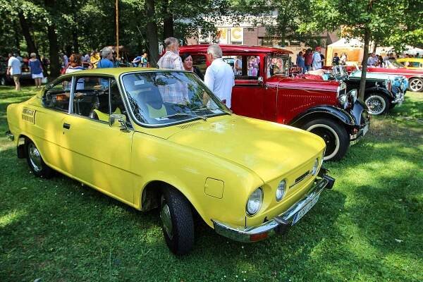 Sraz veteránů v Hobbyparku v Bohumíně. K vidění byla celá řada značek například Mercedesy, Porsche, Jaguar, MG, Tatra, Chevrolet, BMW, Jawa, Škoda a mnoho dalších překrásných historických vozidel a motocyklů různého stáří.