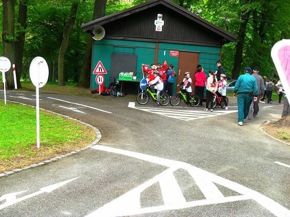 Cyklistické závody v Chrudimy – Základní škola Raná