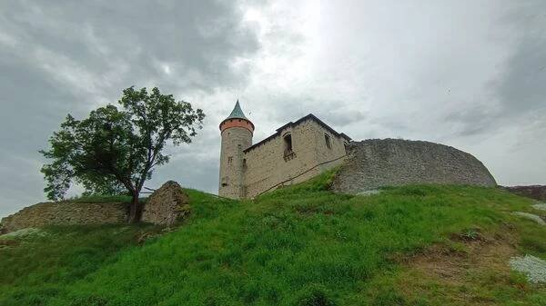 Státní hrad Kunětická hora foto 5