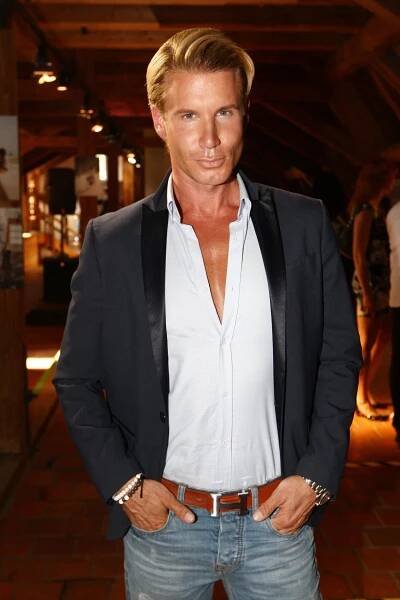 Robert Paulat, český Ken, model a majitel kliniky plastické chirurgie.