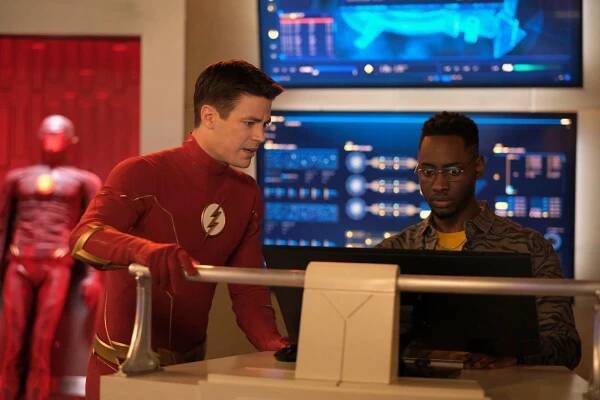 Flash - Enemy at the Gates - Z filmu - Grant Gustin, Brandon McKnight