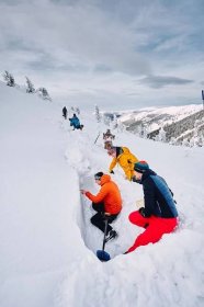 Skialpinisté proměnili Pec pod Sněžkou ve své město | Trutnovinky
