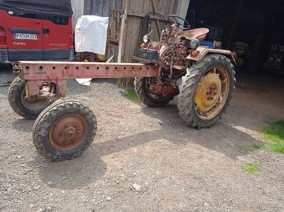 Traktor RS 09