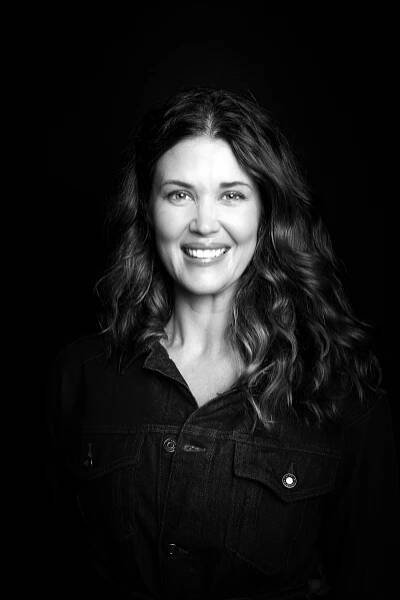 Portrait & Lifestyle portraits of Sarah Lancaster - Aaron Farrier - Celebrity Photographer | Designer