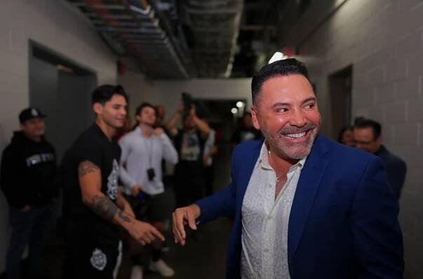 Oscar De La Hoya responds after getting banned from Ryan Garcia’s locker room ahead of Duarte fight