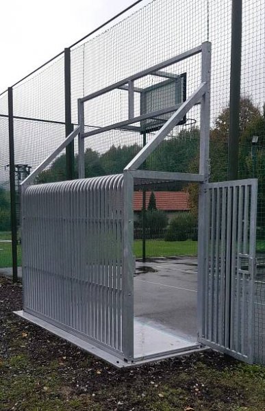 Branka Fe/Zn 3x2m s basketbalem  antivandal, profil 80/80, deska vodovzdorná překližka 110 x 70cm a koš s řetízkem - Image 3