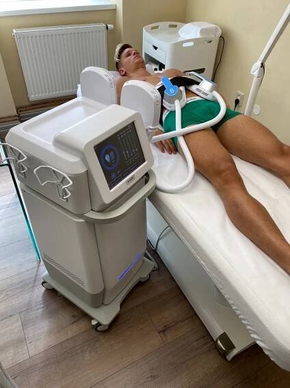 DERMATRAINER přístroj na budování svalů a odbourávání tuků