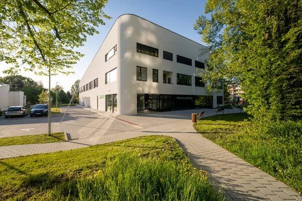 POLIKLINIKA URXOVA NERATOVICE - Stavba roku