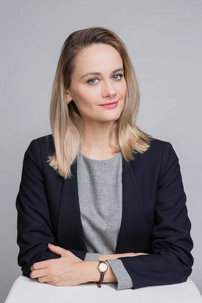 Fotograf Michaela Eliáš | PORTRÉT | MÓDA | BOUDOIR | REKLAMA | JEDLO | foto ateliér Košice - FAQ