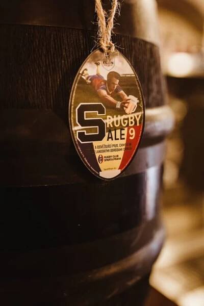 Sparta má vlastní pivo Rugby Ale 9°. Vznikl ve spolupráci s místním pivovarem Kilián - Sparta Rugby